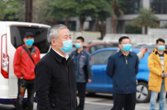 香港空运-心手相牵，共克时艰！柳州市驰援湖北省十堰市物资车队今日出发！