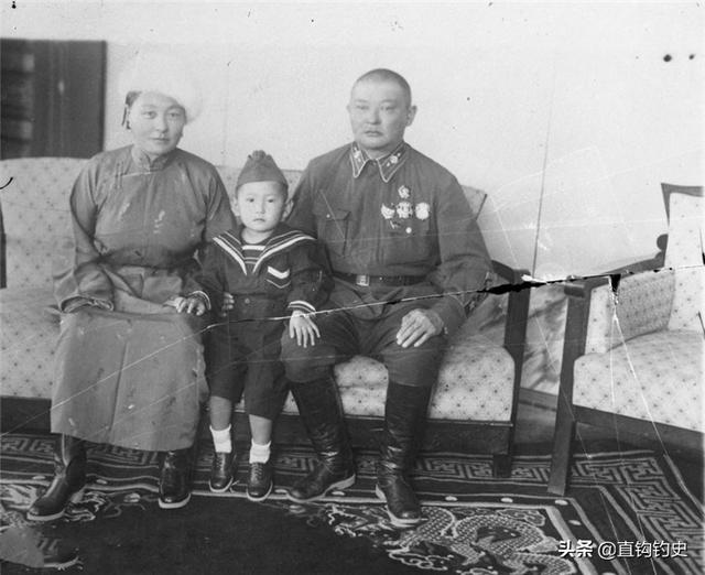 蒙古元帅霍尔洛·乔巴山家庭照
